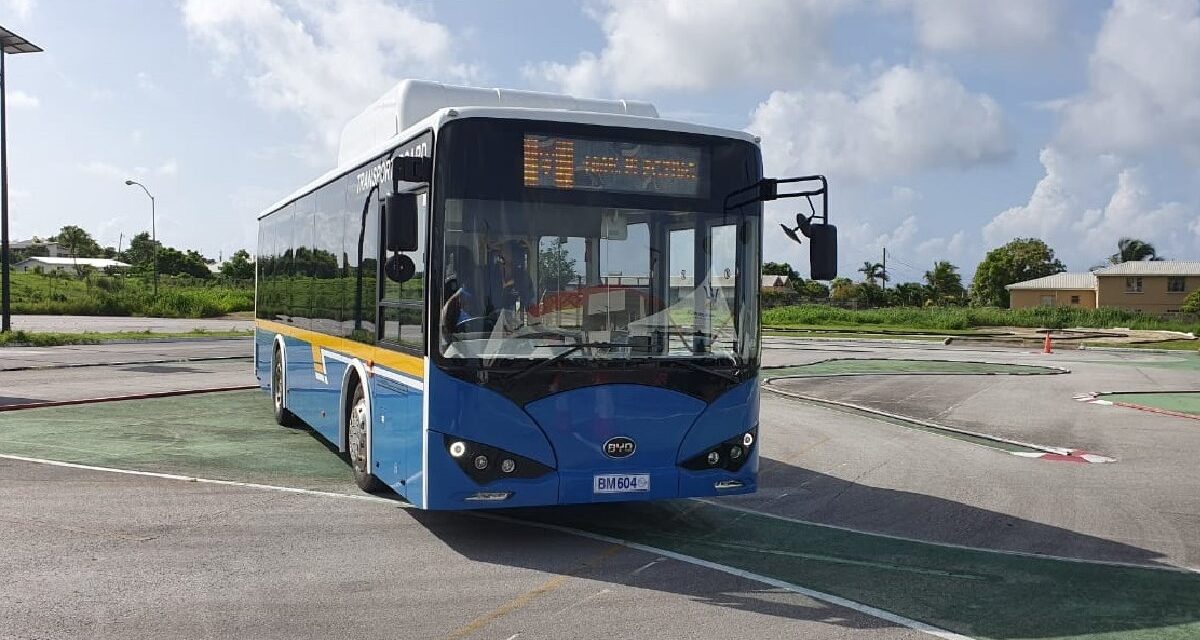 ¿Qué hace un bus eléctrico en Barbados? Te lo contamos