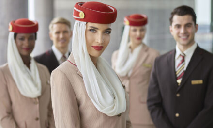 Emirates busca 3 mil tripulantes de cabina para acompañar la mayor demanda de viajes