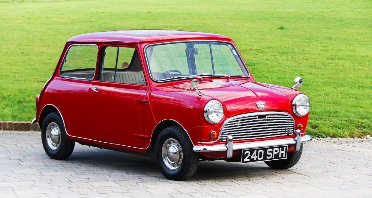 Mini: El pequeño automóvil que revolucionó a la industria y compitió con los grandes